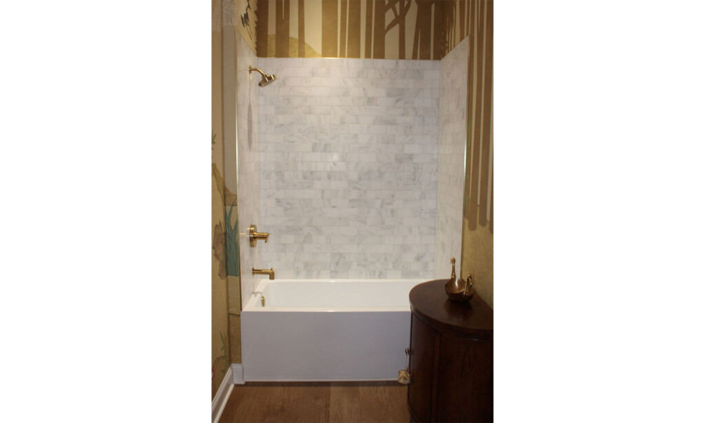 modern tiled shower and tub